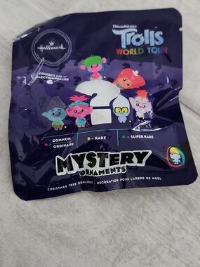 🐻 Hallmark Trolls World Tour Purple Mystery Ornament Pack